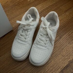 White Low-Top Sneakers Never Worn